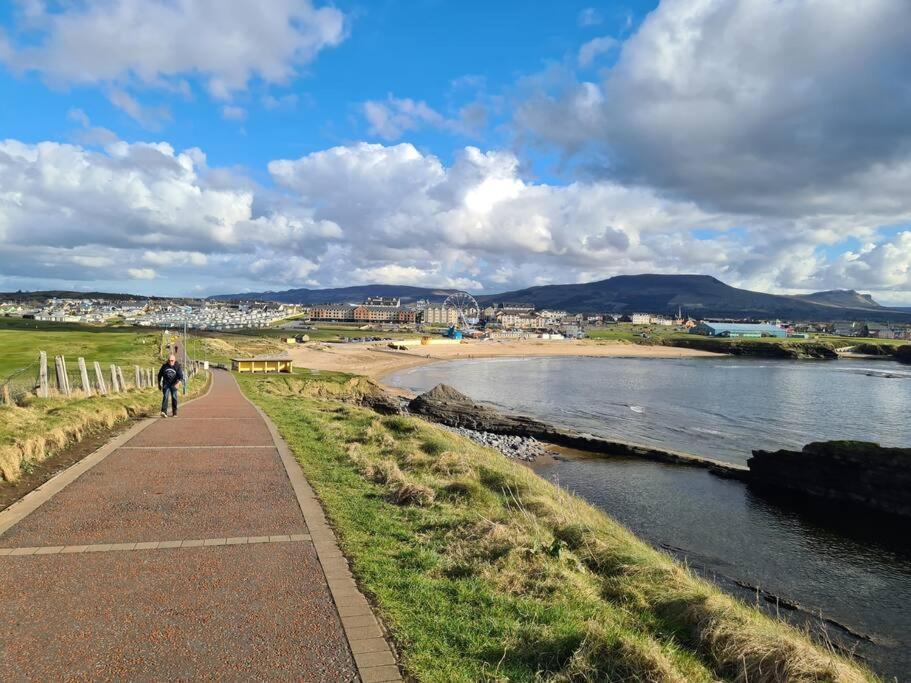 Bundoran Seaside Stays House - Wifi, Large Spacious Home Kültér fotó