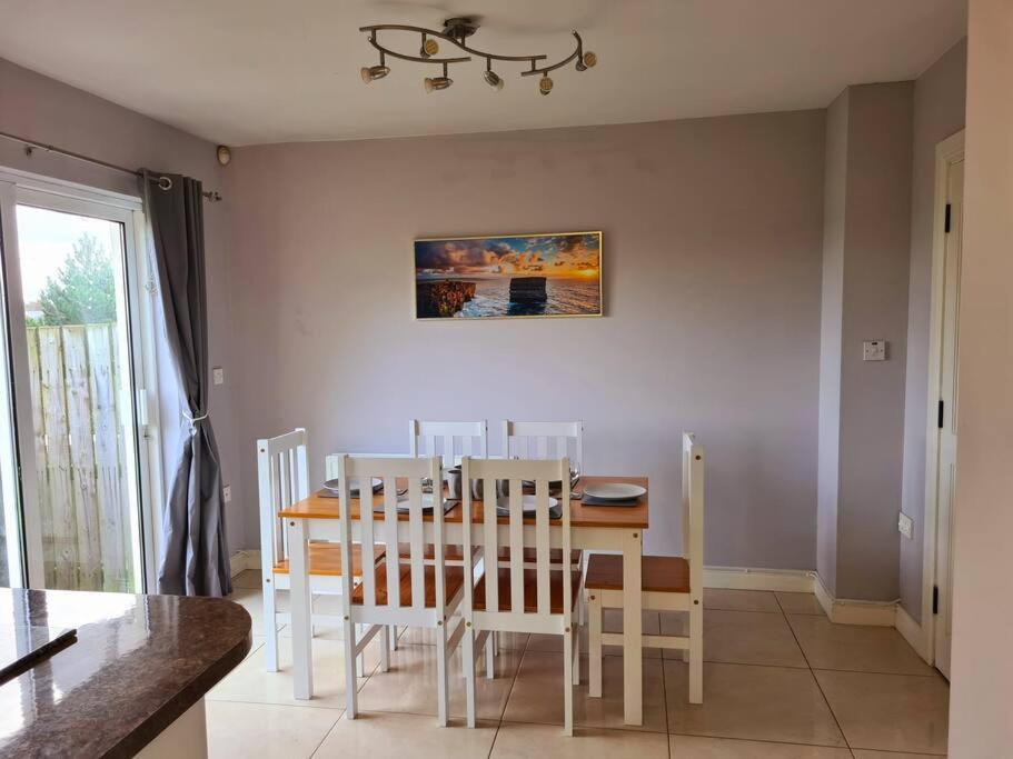 Bundoran Seaside Stays House - Wifi, Large Spacious Home Kültér fotó