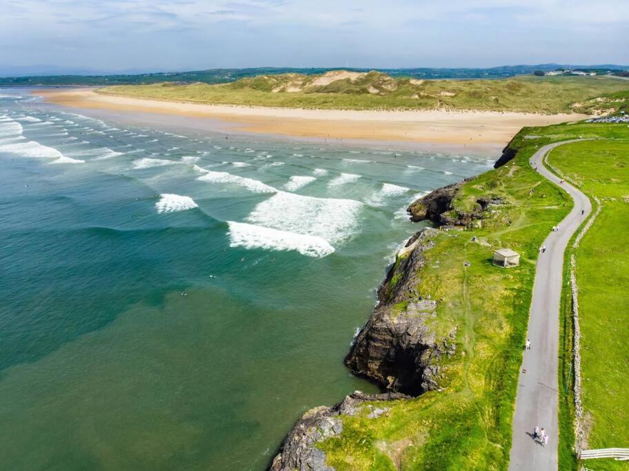Bundoran Seaside Stays House - Wifi, Large Spacious Home Kültér fotó