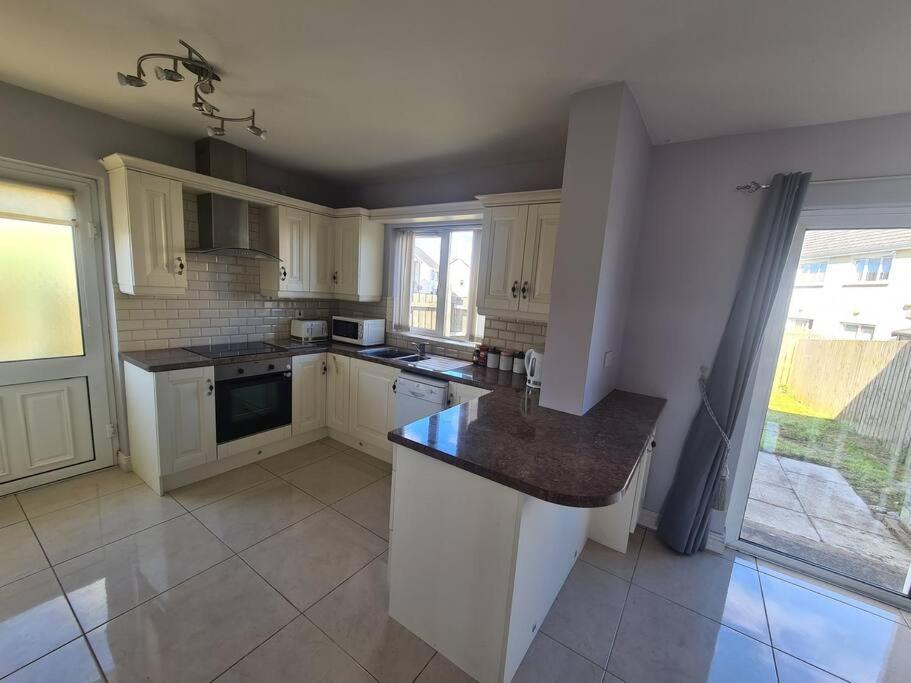 Bundoran Seaside Stays House - Wifi, Large Spacious Home Kültér fotó